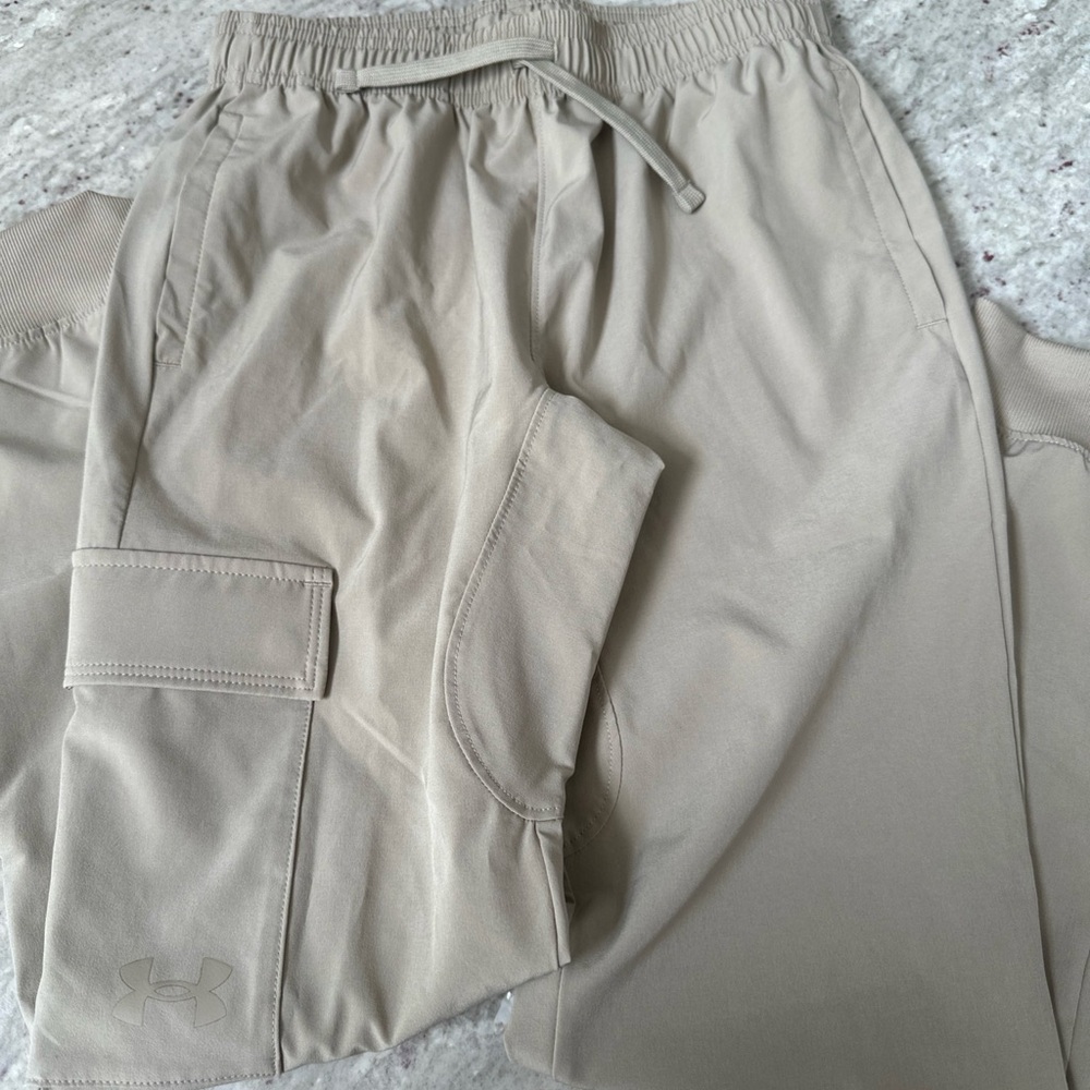 Under Armour Men's Light Tan Cargo Pants